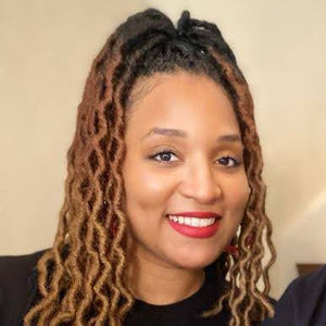 Meet your Posher, Adriena